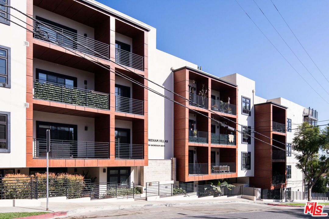 8788 Shoreham Drive Unit: 10