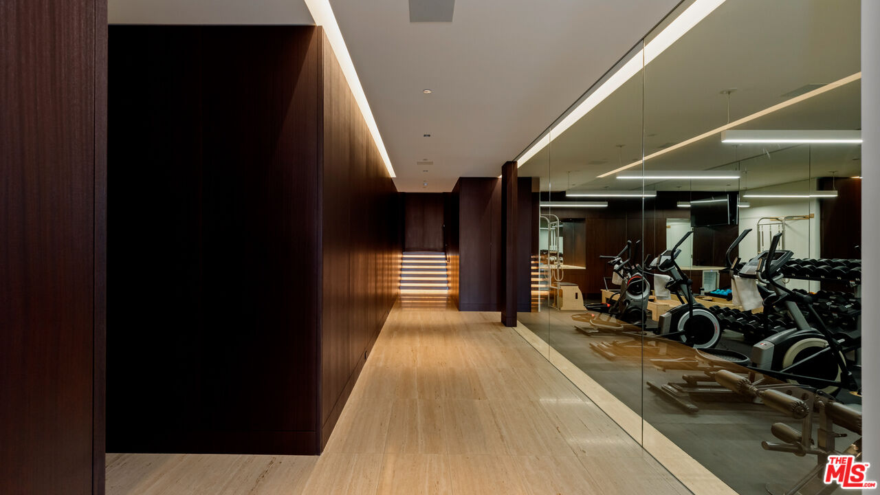 Sophisticated & Modern Home