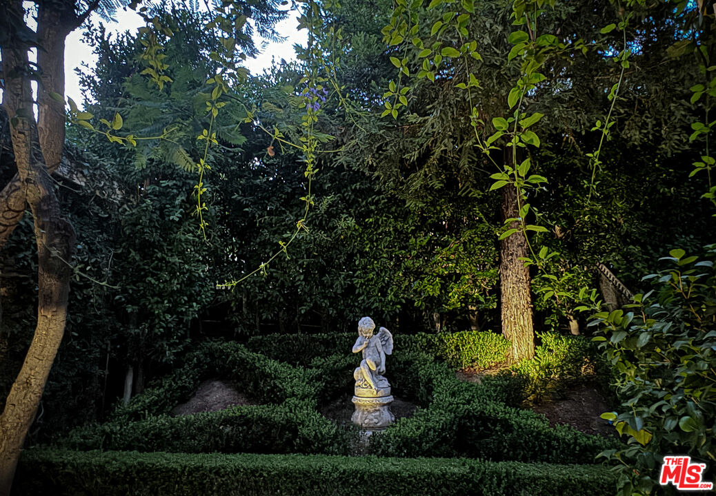 24822 Wooded Vista