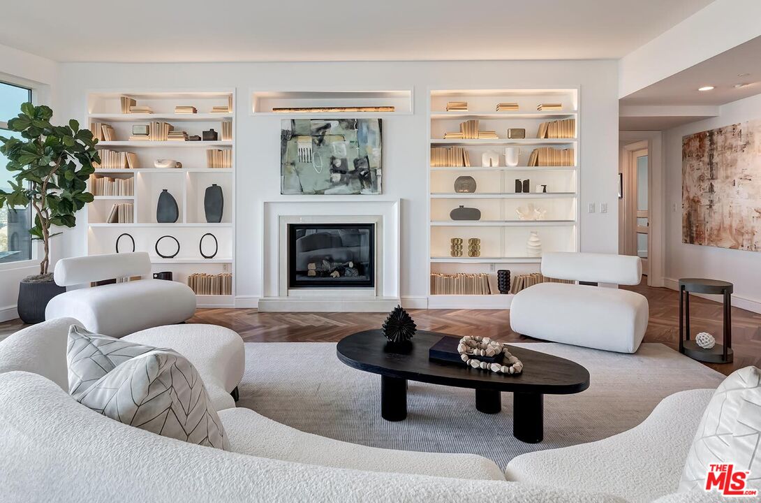 1 W Century Dr Unit: 17C