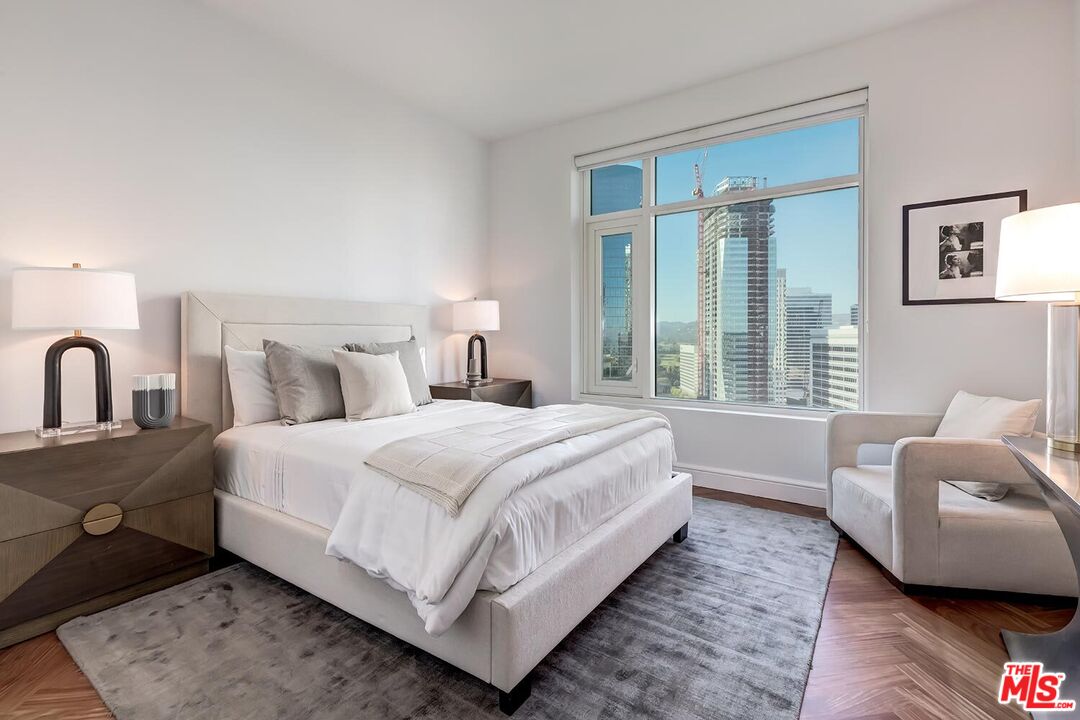 1 W Century Dr Unit: 17C