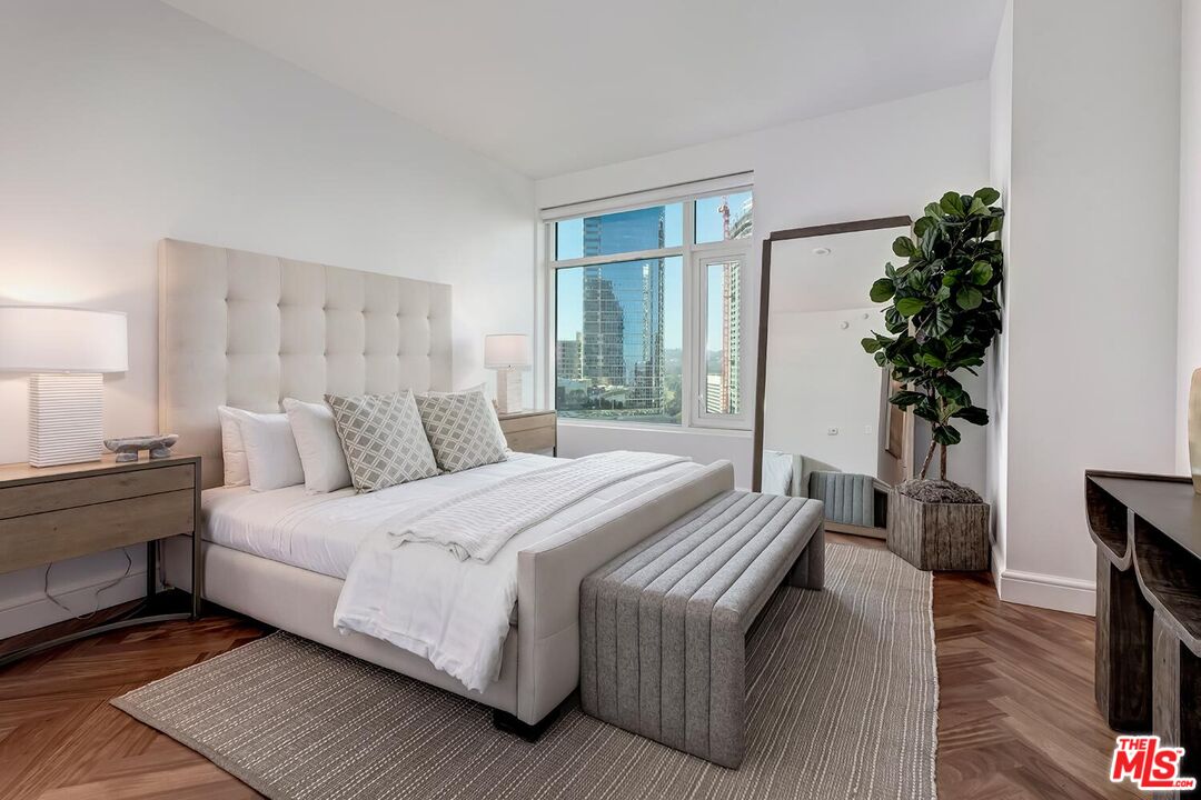 1 W Century Dr Unit: 17C
