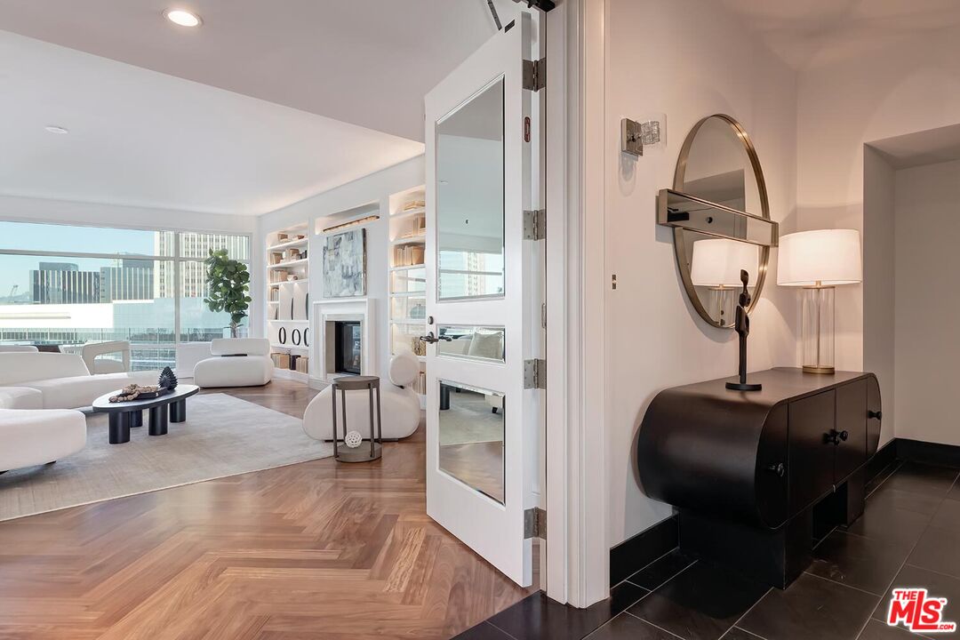 1 W Century Dr Unit: 17C