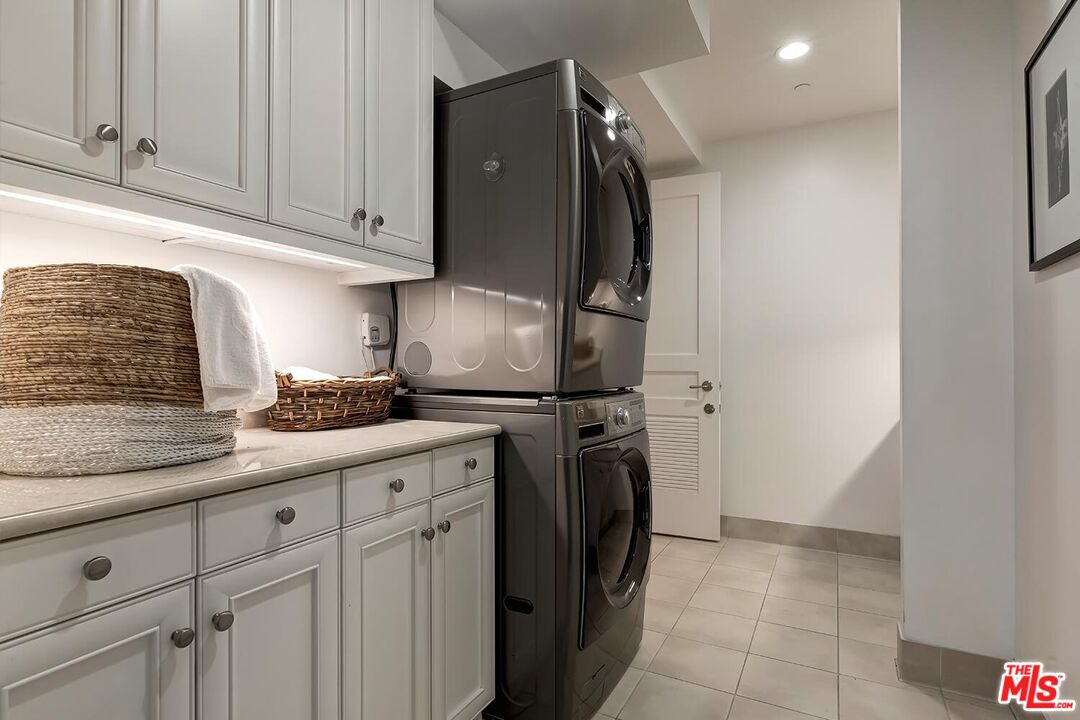 1 W Century Dr Unit: 17C