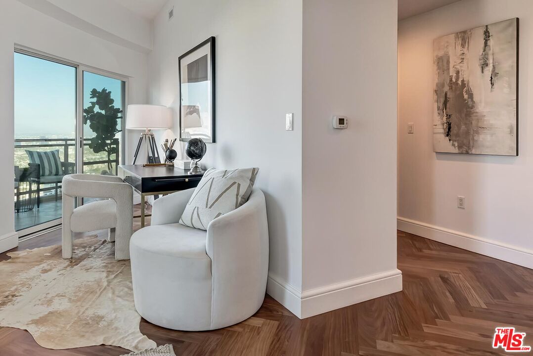 1 W Century Dr Unit: 17C
