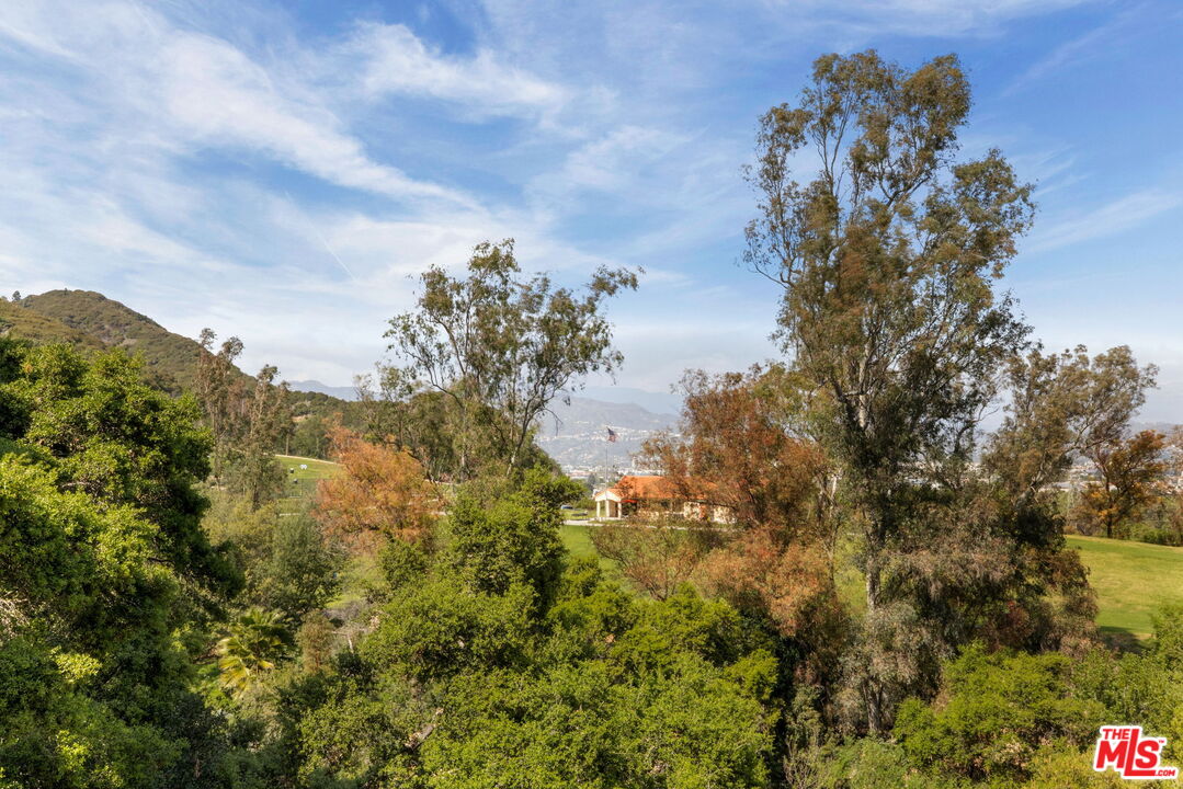 3687 Shannon Rd