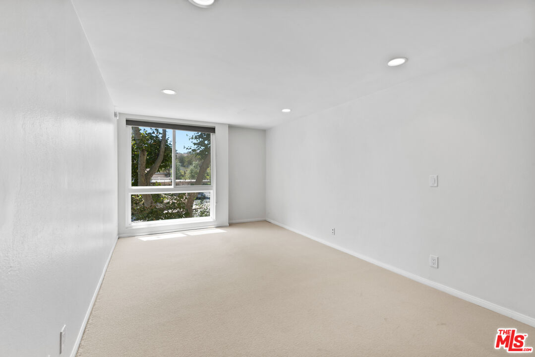 1340 S Beverly Glen Blvd Unit: 107