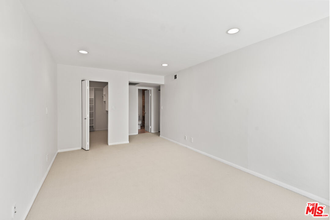 1340 S Beverly Glen Blvd Unit: 107