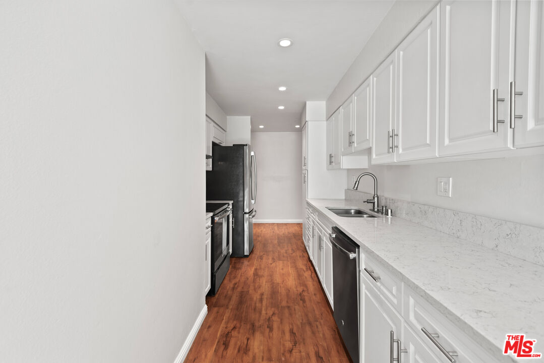 1340 S Beverly Glen Blvd Unit: 107