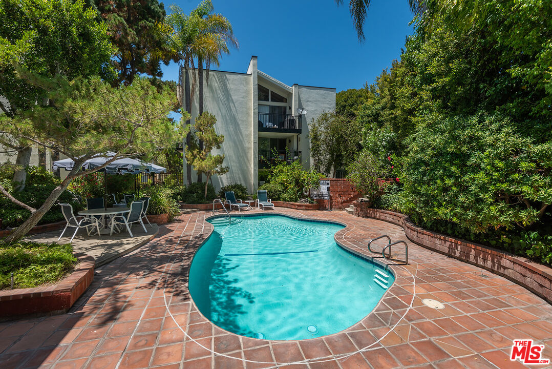 1340 S Beverly Glen Blvd Unit: 107