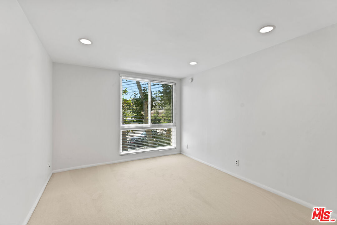 1340 S Beverly Glen Blvd Unit: 107