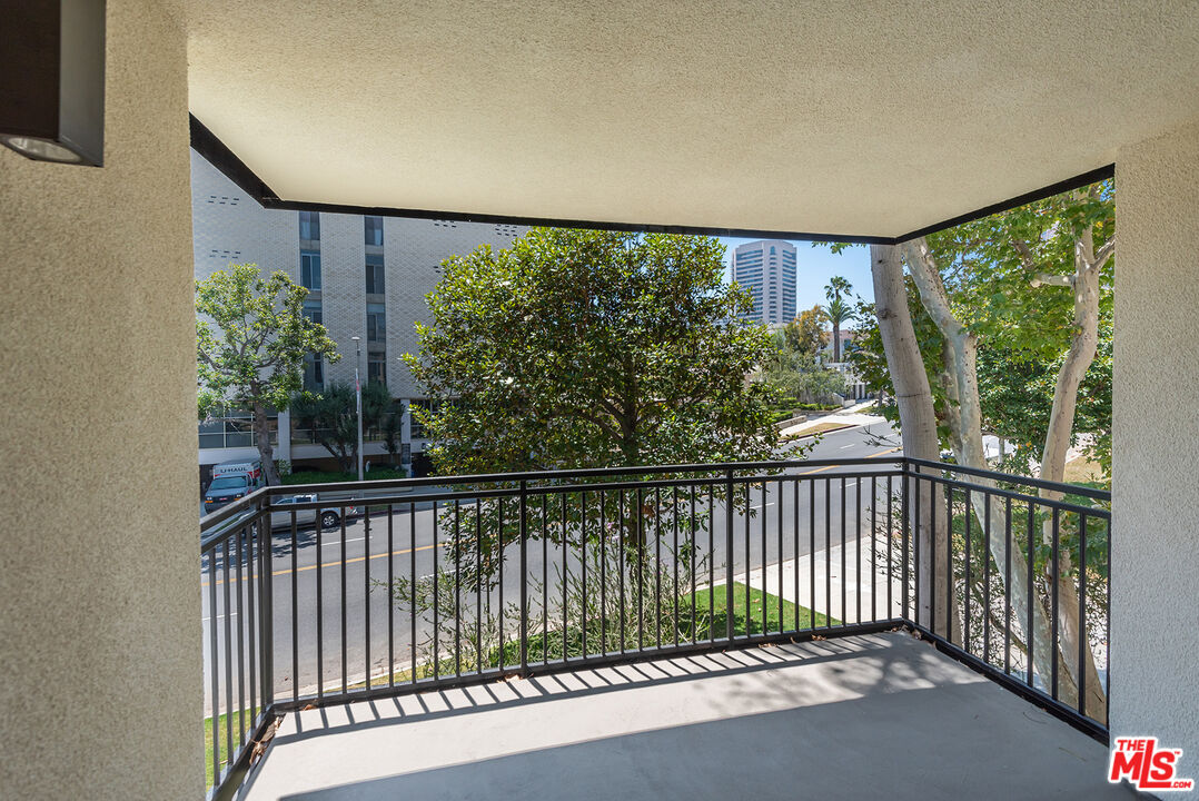 1340 S Beverly Glen Blvd Unit: 107