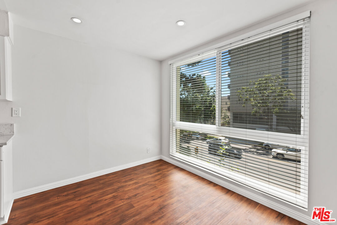 1340 S Beverly Glen Blvd Unit: 107