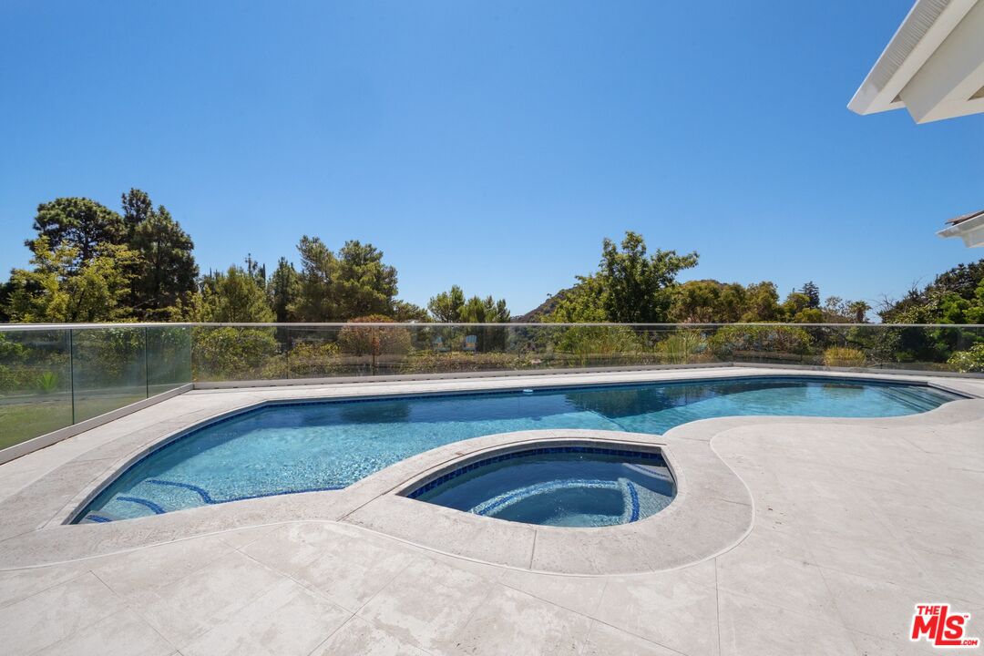 9626 Highridge Dr