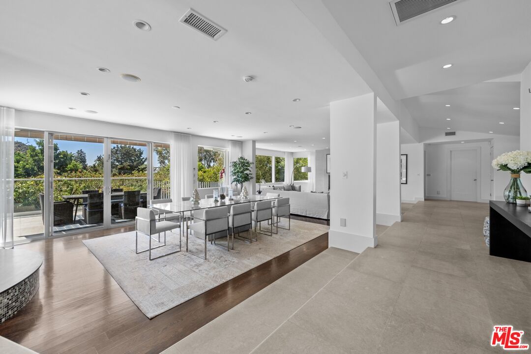 9626 Highridge Dr