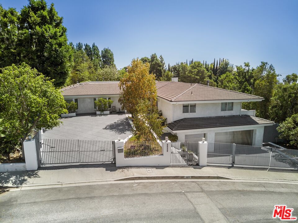 9626 Highridge Dr