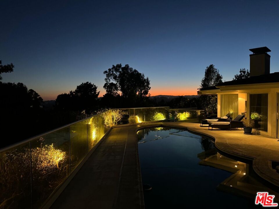 9626 Highridge Dr
