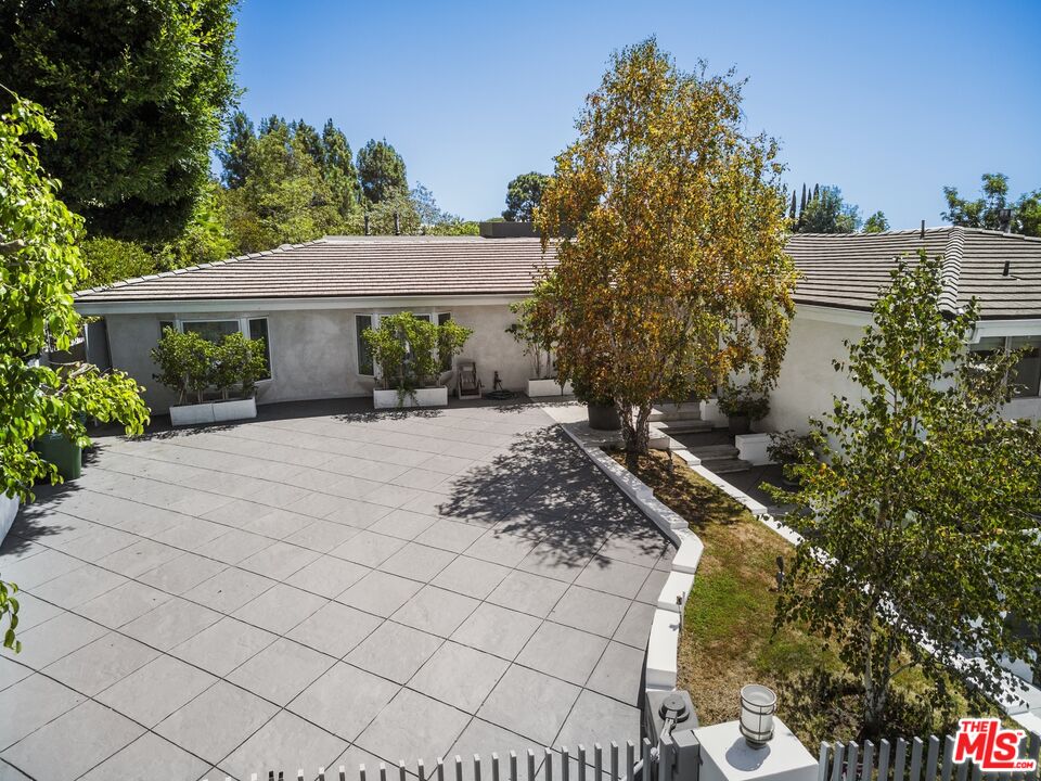 9626 Highridge Dr