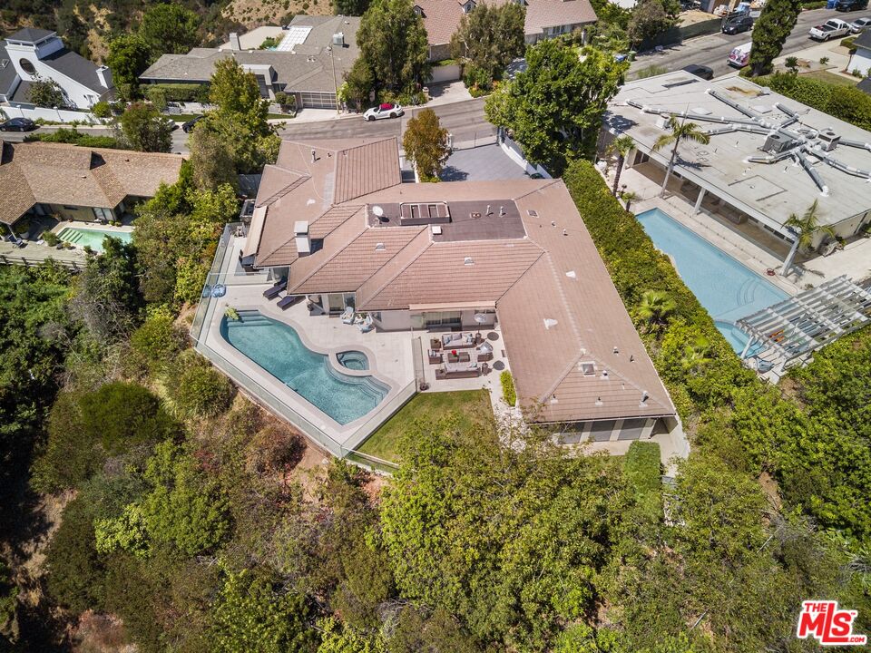 9626 Highridge Dr