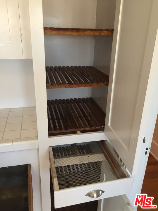 1401 Lucile Ave Unit: 4