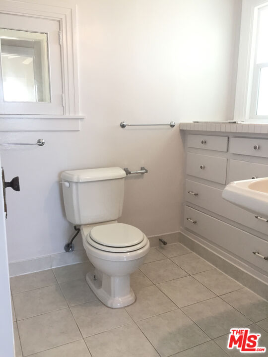 1401 Lucile Ave Unit: 4