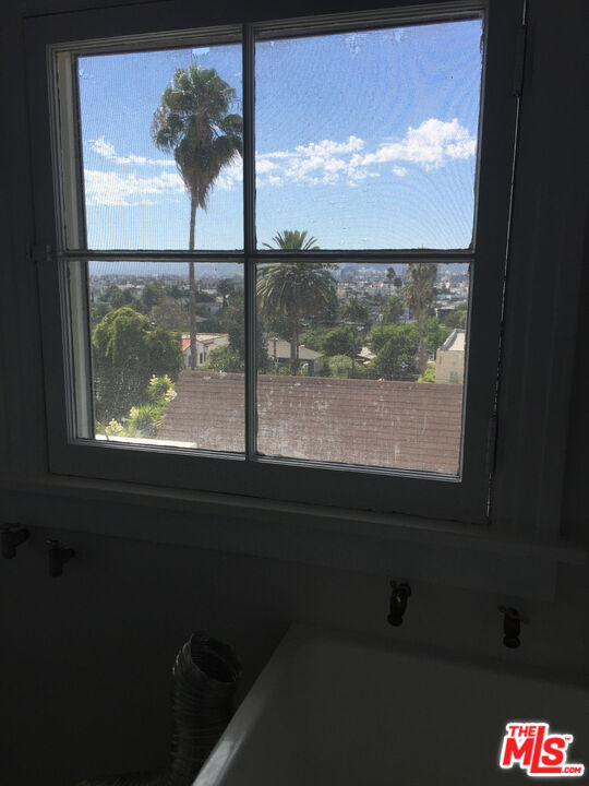 1401 Lucile Ave Unit: 4