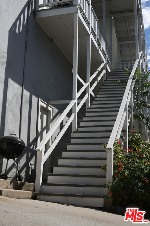 1401 Lucile Ave Unit: 4