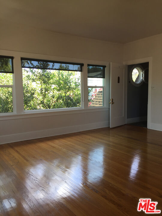 1401 Lucile Ave Unit: 4