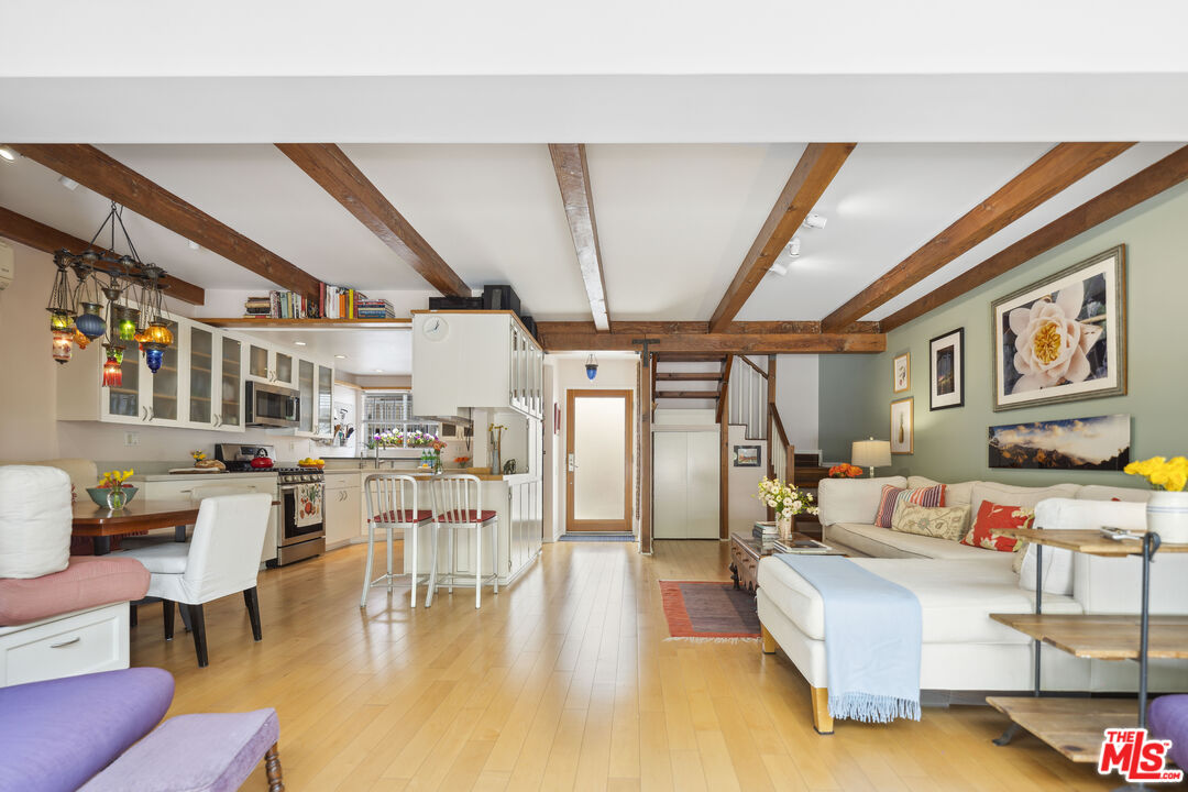 1231 24th St Unit: 3