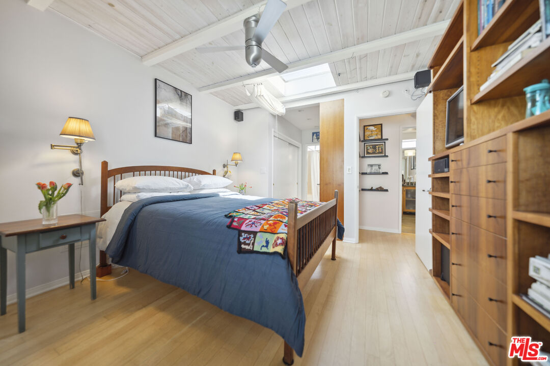 1231 24th St Unit: 3