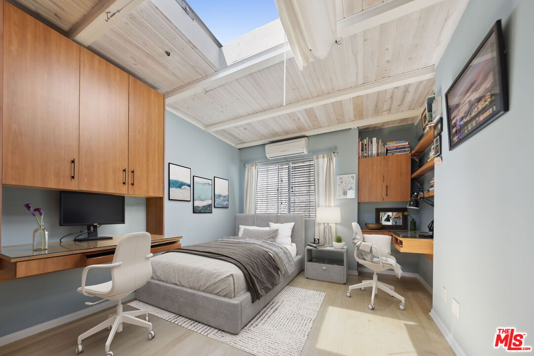 1231 24th St Unit: 3