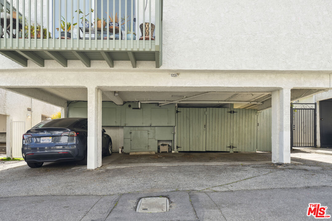 1231 24th St Unit: 3