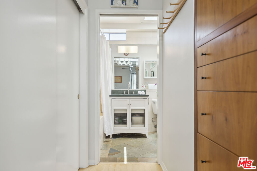 1231 24th St Unit: 3