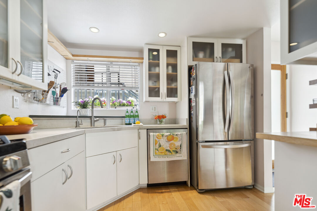 1231 24th St Unit: 3