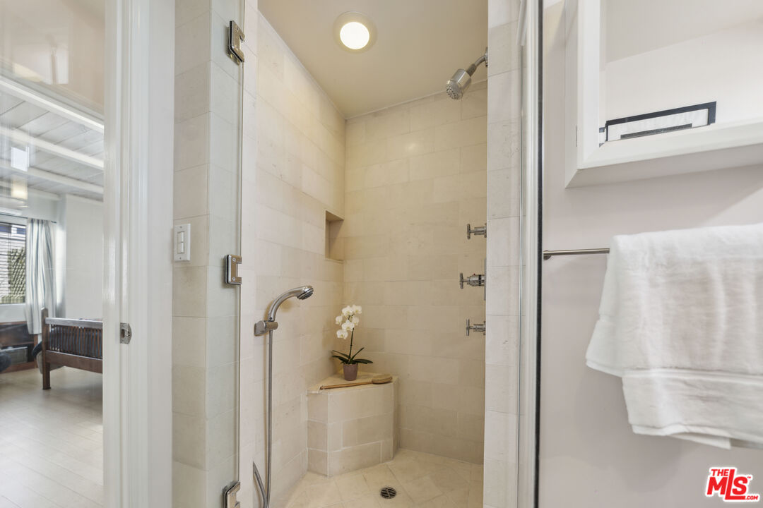 1231 24th St Unit: 3