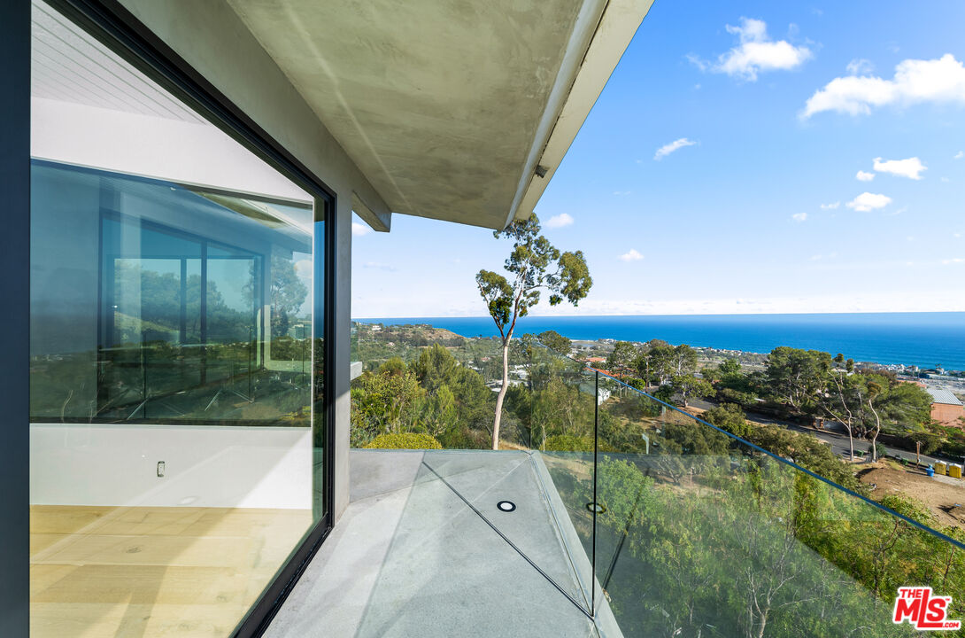 23812 Malibu Crest DR