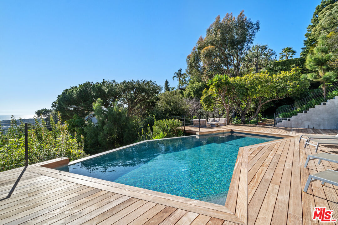 23812 Malibu Crest DR
