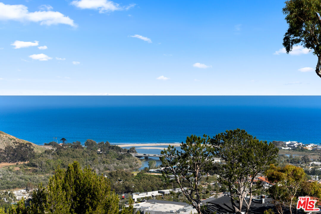 23812 Malibu Crest DR
