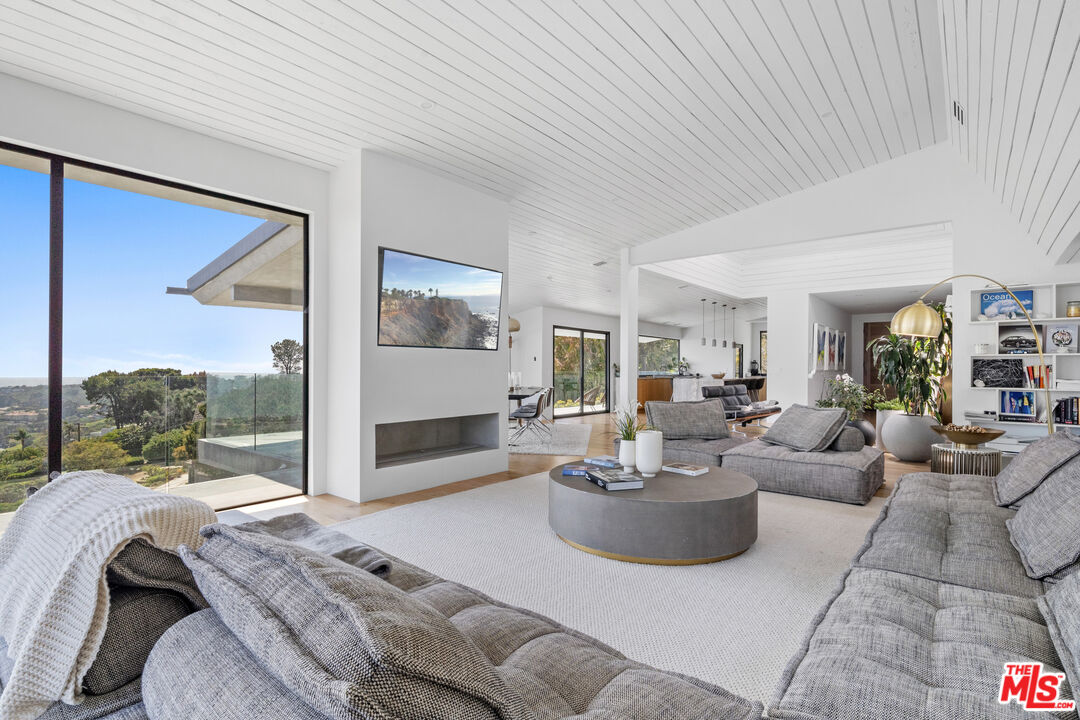 23812 Malibu Crest DR