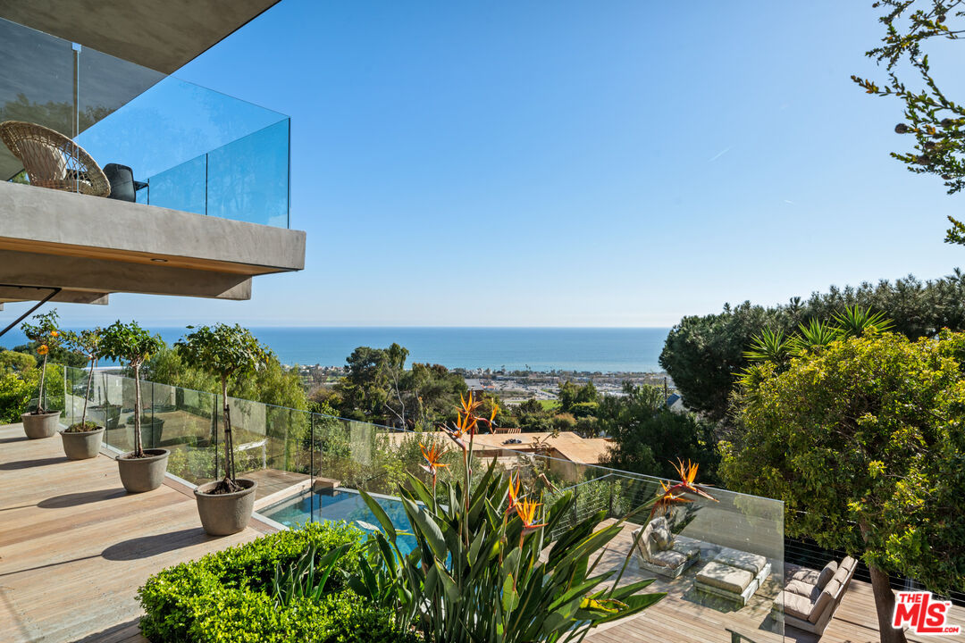 23812 Malibu Crest DR