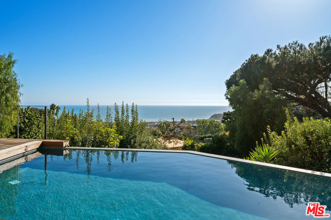 23812 Malibu Crest DR