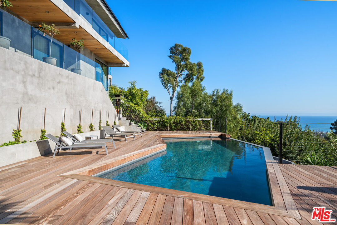 23812 Malibu Crest DR
