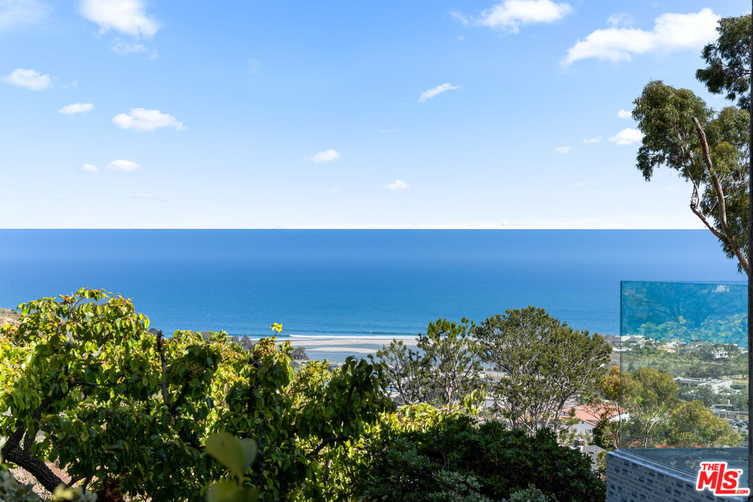 23812 Malibu Crest DR