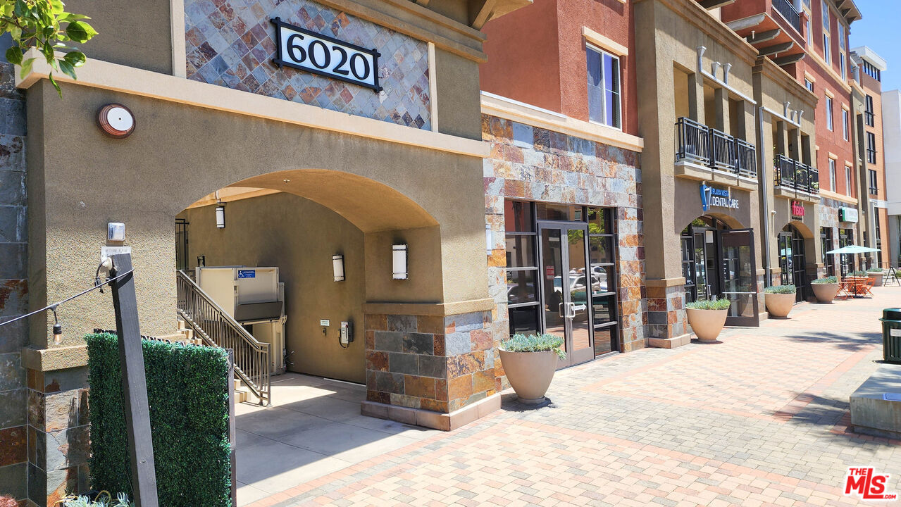 6020 Seabluff Dr Unit: 401