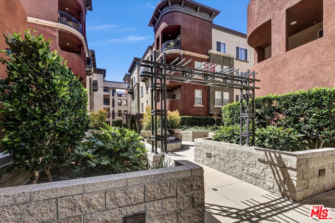 6020 Seabluff Dr Unit: 401
