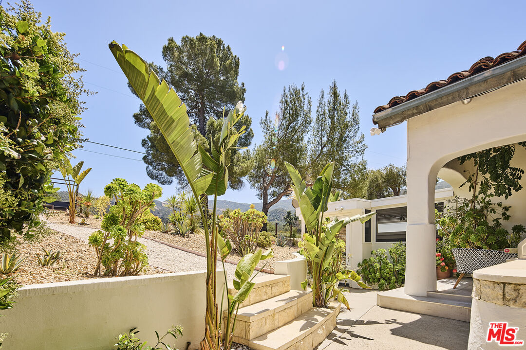 2266 Cold Canyon Rd