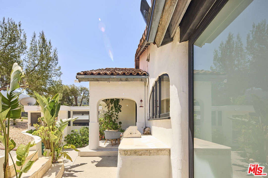 2266 Cold Canyon Rd