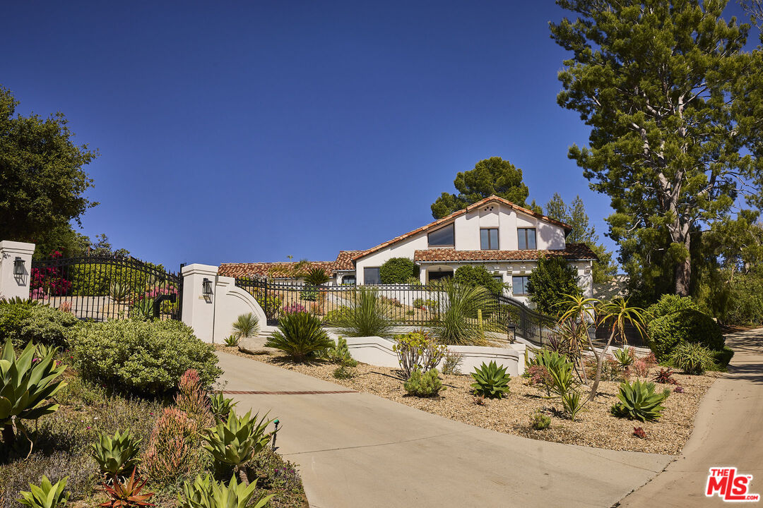 2266 Cold Canyon Rd