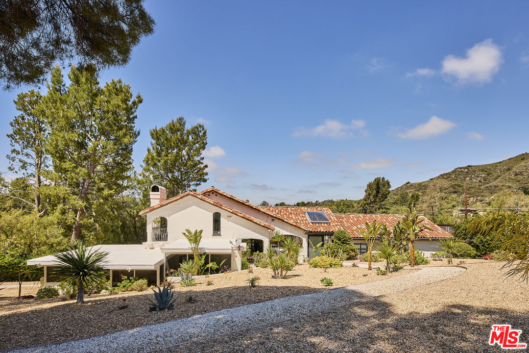 2266 Cold Canyon Rd