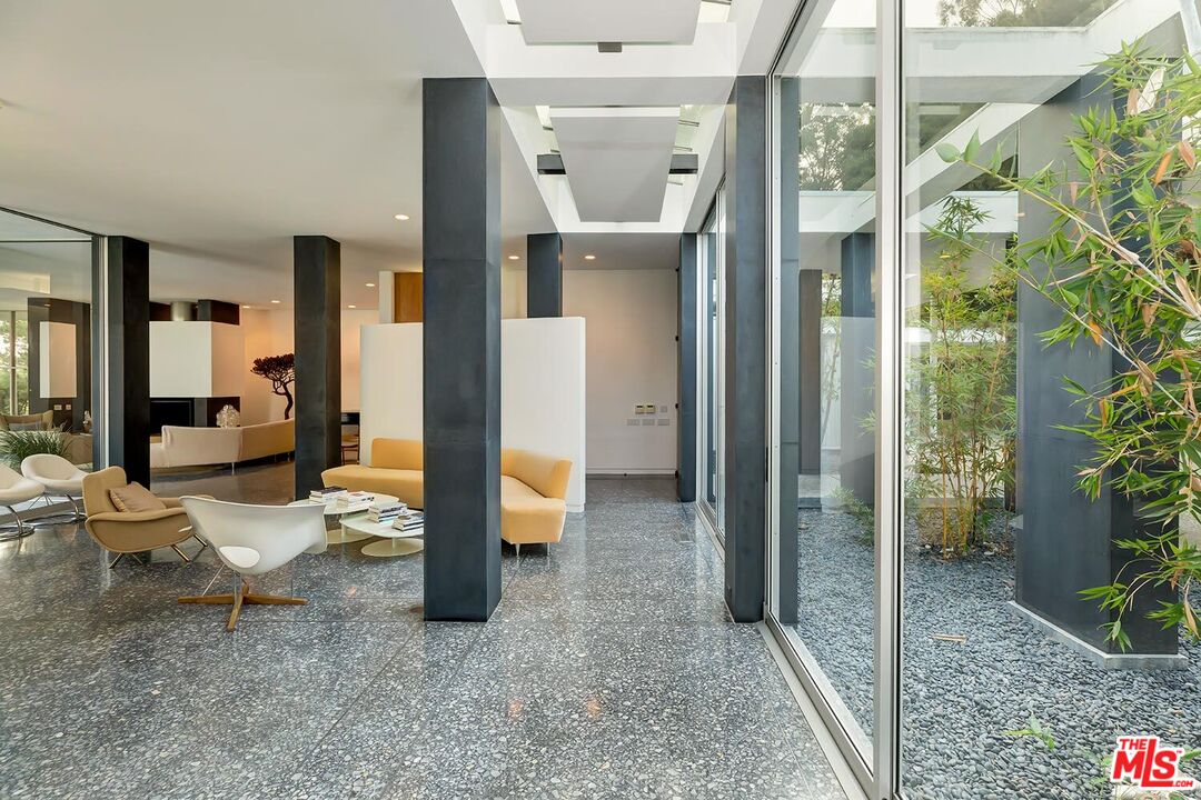 Mid-Century Masterpiece - the Holt House